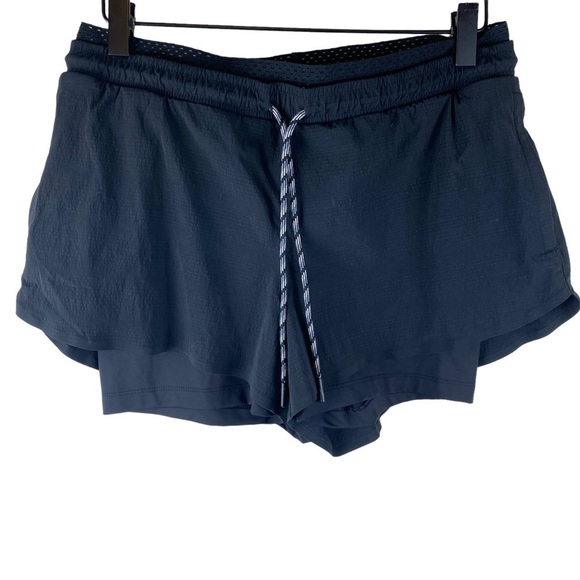Athleta Trekkie Crest 2 in 1 Shortie Black Size 6 - Picture 4 of 6